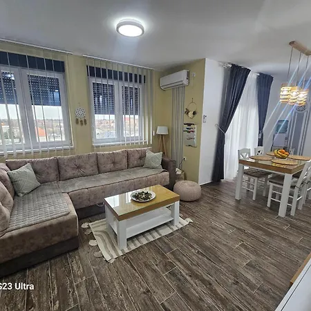 Apartman Una *